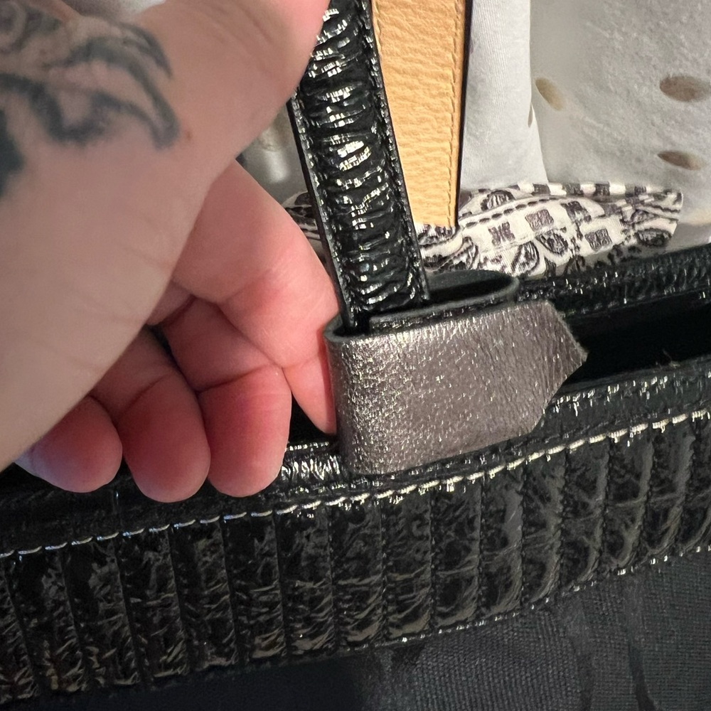 Coach 2011 POPPY Liquid Gloss Patent Leather Signature C Cloth Purse Tote - Picture 8 of 15